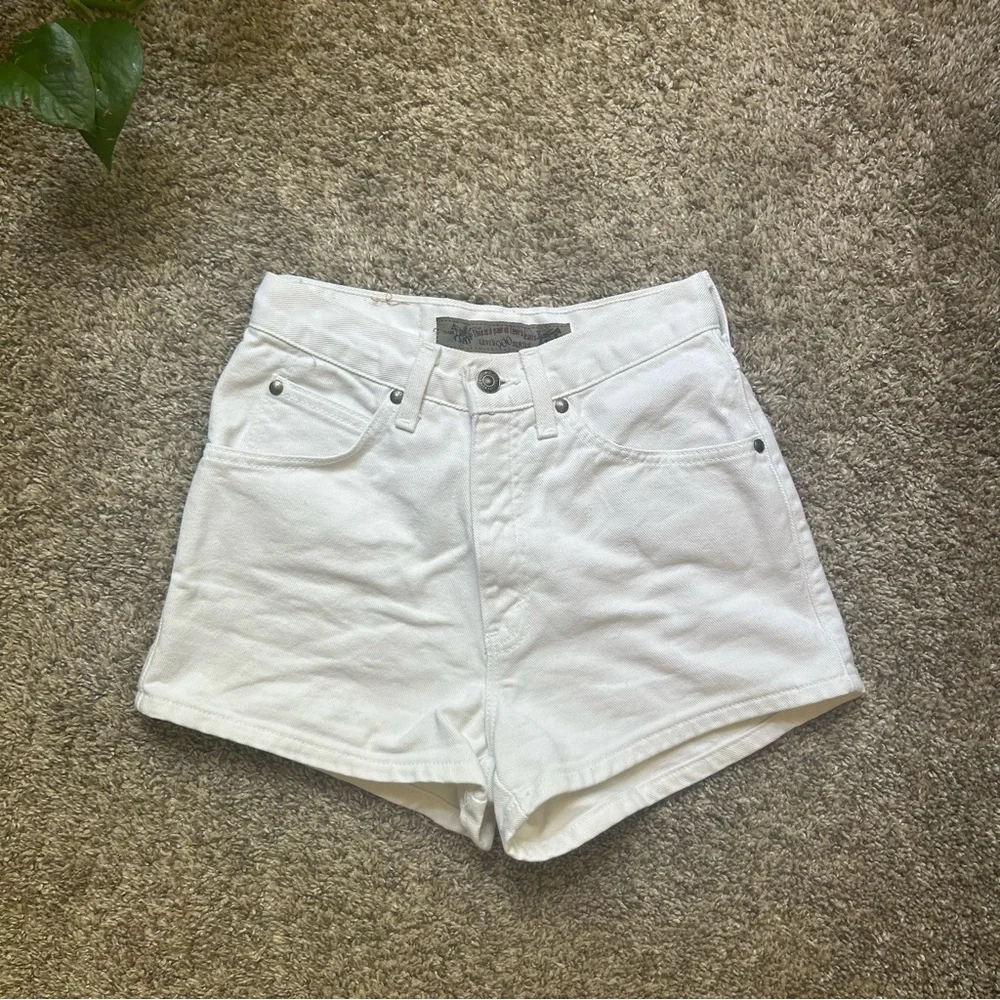 High-Waist White Denim Women’s Shorts - Picture 11 of 13